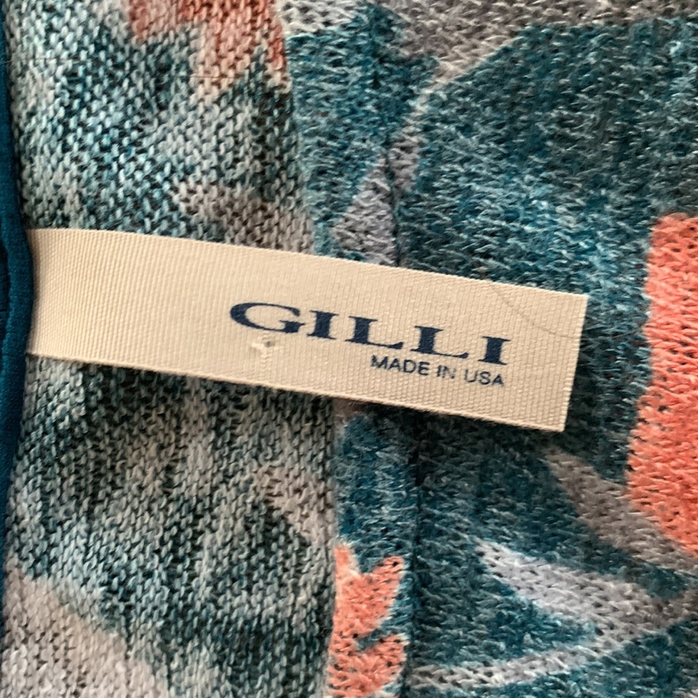 Floral top by Gilli - Picture 2 of 6